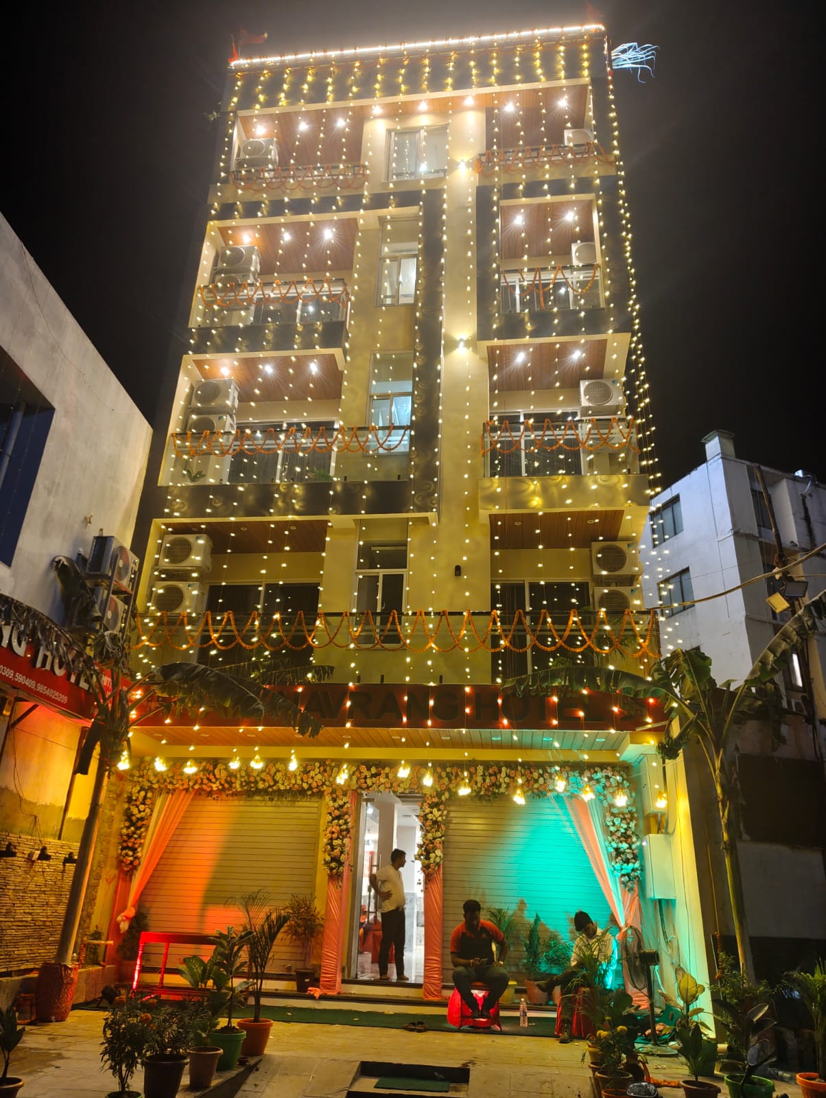 जनकपुरधामको शिवचोकमा नयाँ स्वरूपमा पुरानो नवरंग होटलको विस्तार, खुल्यो नयाँ नवरंग आवासीय होटल